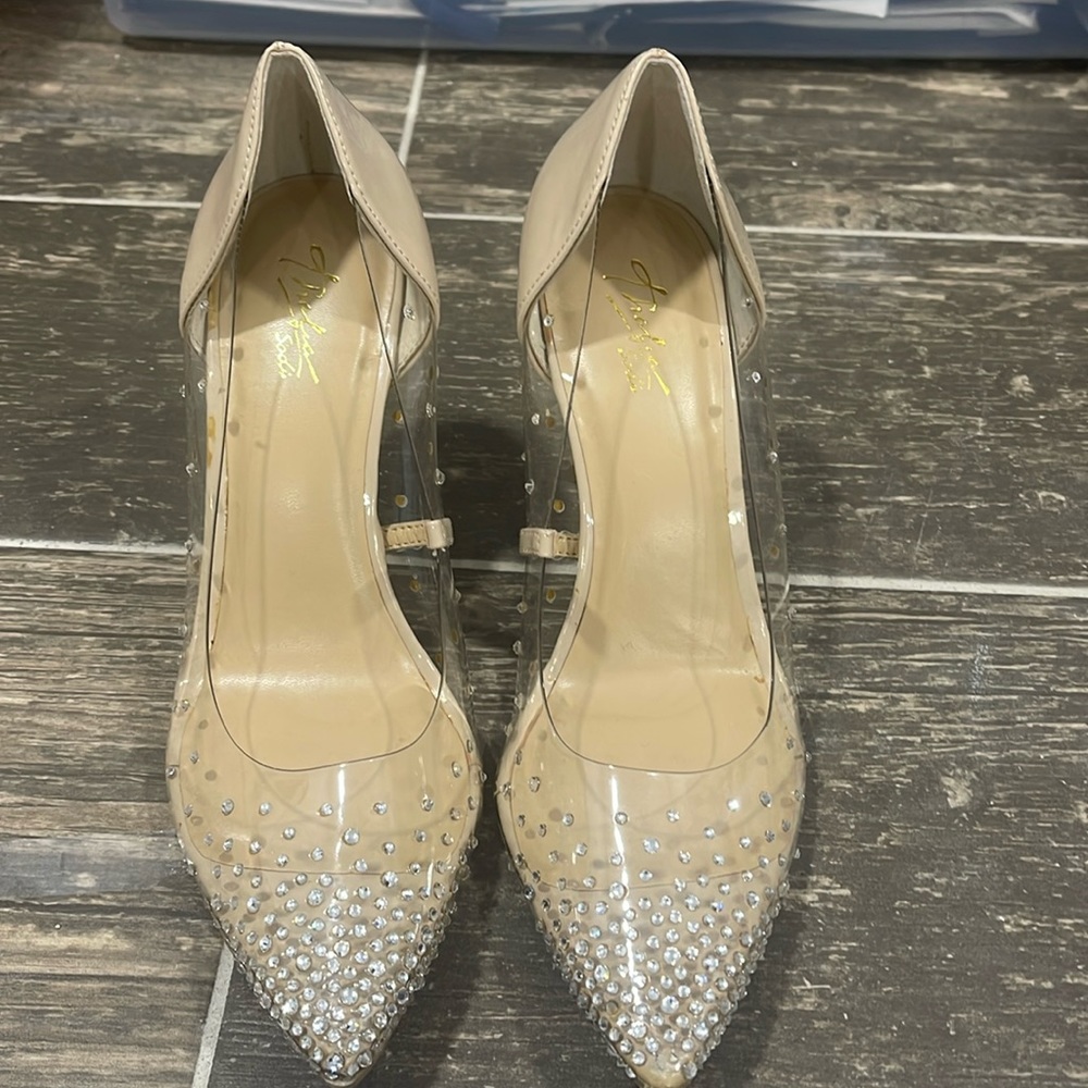 Brand new shoes in size 8.5 by Thalia Sodi